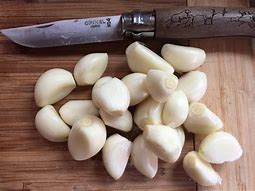 Benefits of Garlic For The Elderly - Raw Garlic